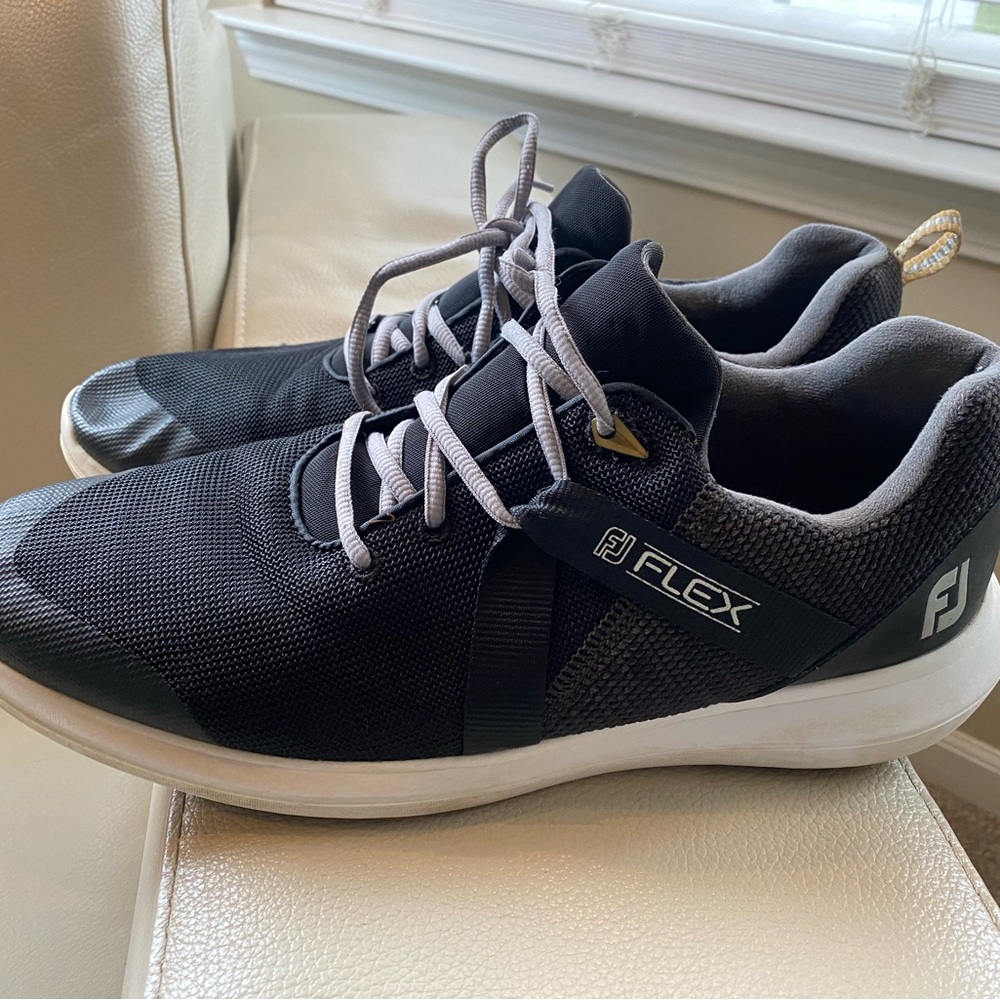 Flex Men's Black Athletic Shoes